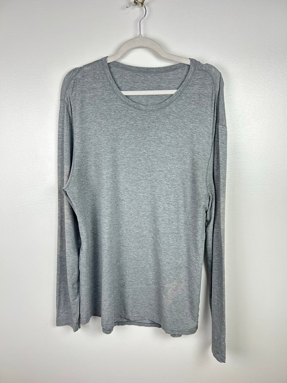 Lululemon Women's Gray Long Sleeved T-Shirt Plus Size 14